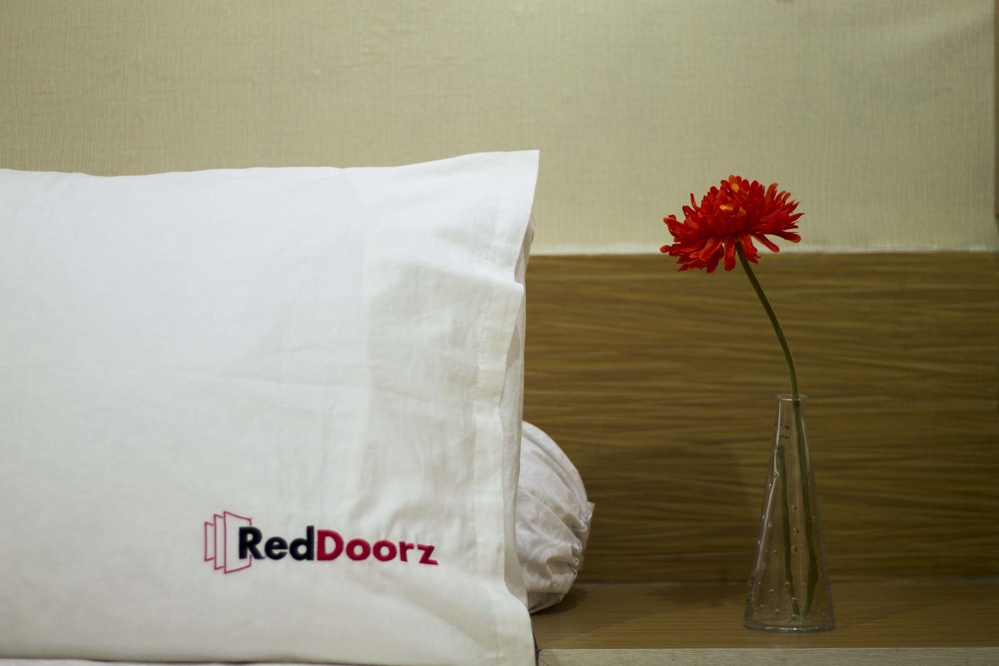 Reddoorz Near Hyperpoint Pasteur Hotel บันดุง ภายนอก รูปภาพ
