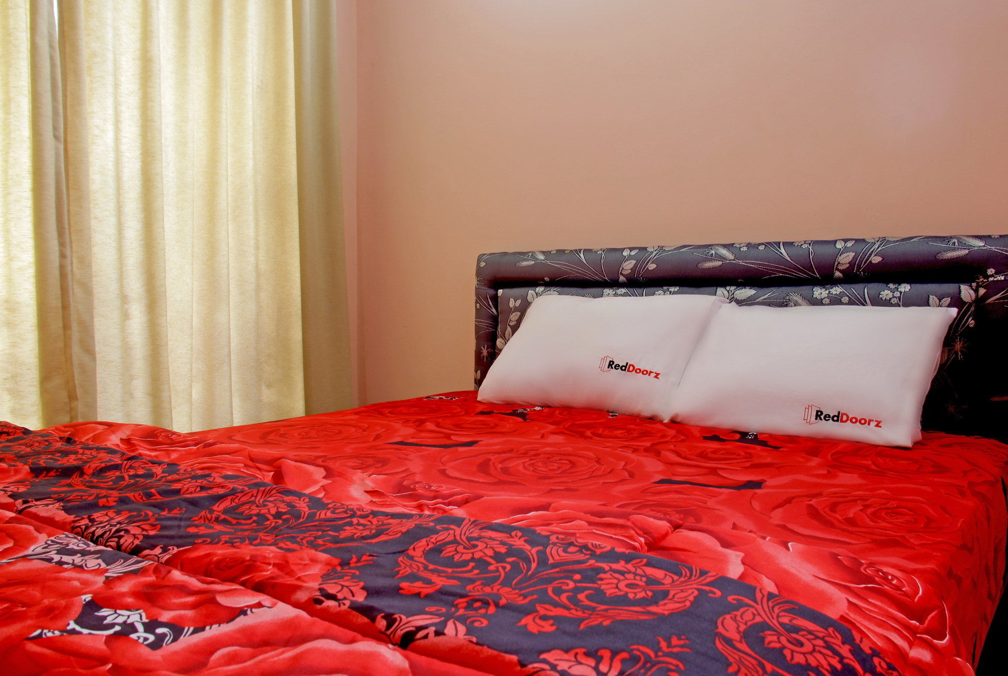 Reddoorz Near Hyperpoint Pasteur Hotel บันดุง ภายนอก รูปภาพ